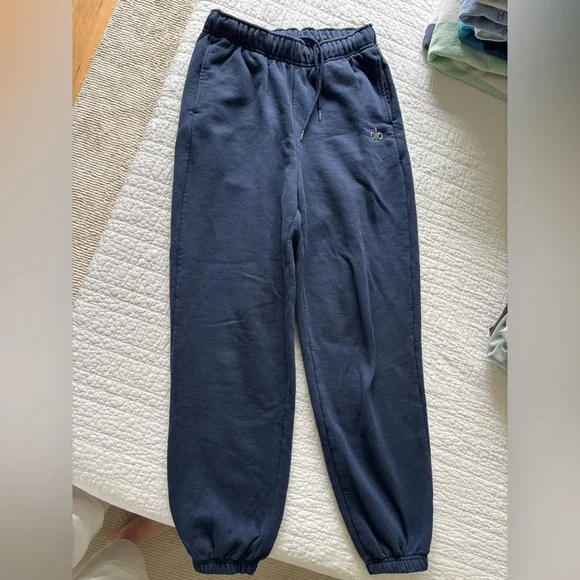 ALO Yoga | Pants & Jumpsuits | Alo Yoga Accolade Sweatpants | Poshmark